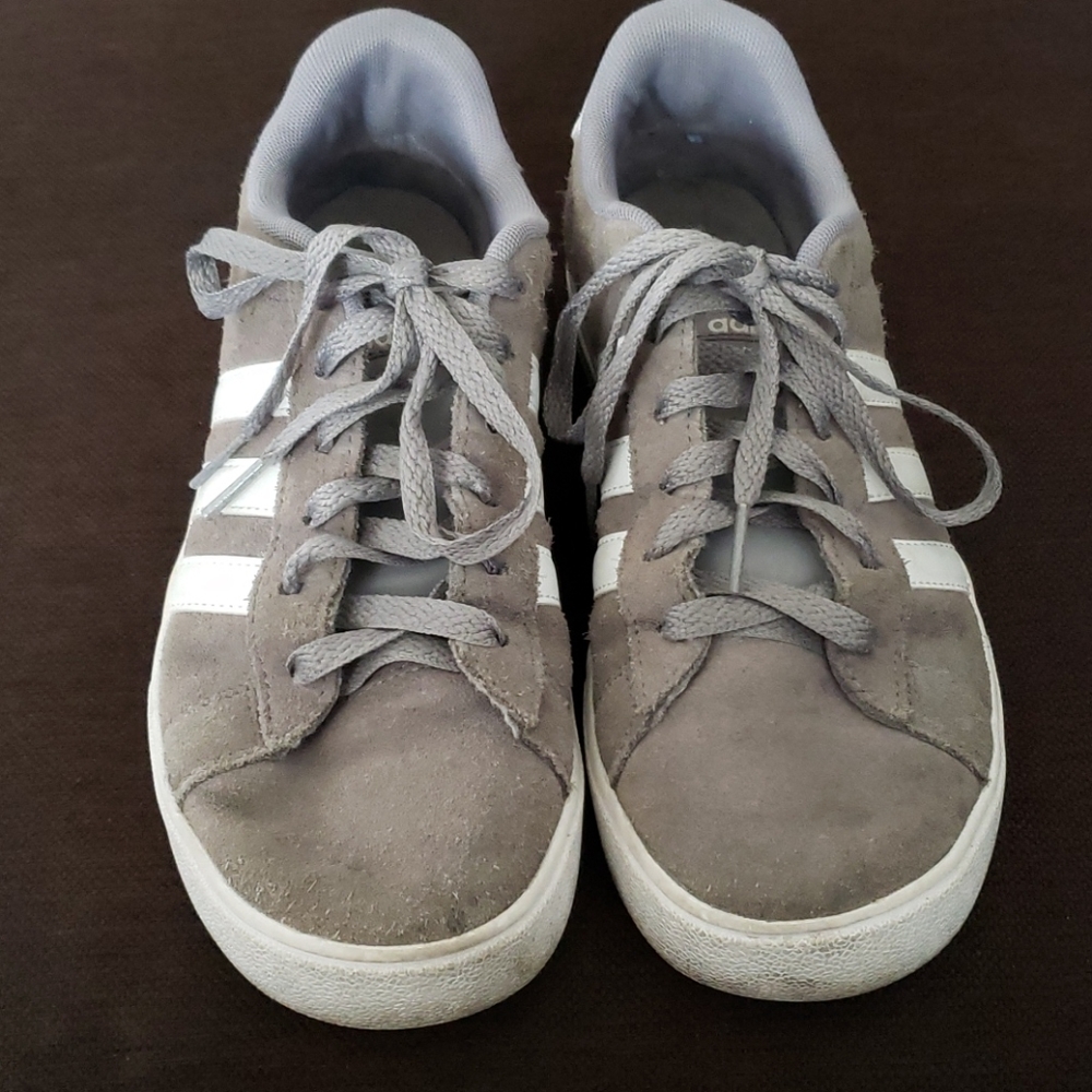 Adidas tennis shoes